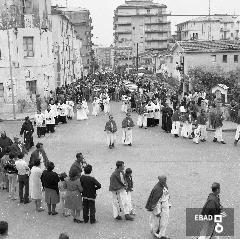 Processione dei S.S. Cosma e Damiano in piazza Borgo