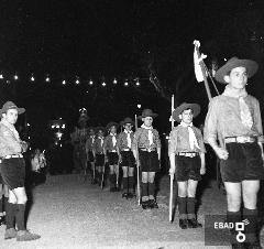 Congrega di boyscout che partecipano alla processione della Madonna dell'Immacolata