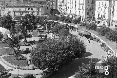 Vista dall'alto della fiera campionaria in piazza.Da girare