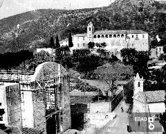 Santuario dei SS. Cosma e Damiano in costruzione e vista della badia di San Pietro alli Marmi, anni 50