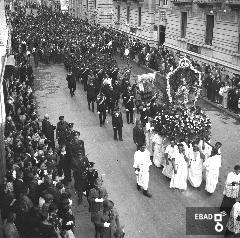 Processione di San Matteo in Via Roma a Salerno. [Nota di Giuseppe Nappo]