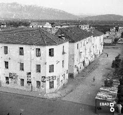 Piazza Borgo e case popolari