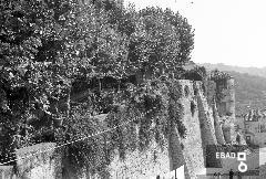 Mura del Castello Colonna su via Castello, anni 60