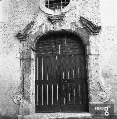 Portale di Palazzo Lodato in  Piazza Porta Dogana