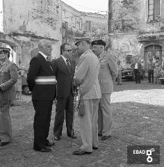 Manifestazione con Sindaco Scocozza e militari in Piazza Porta Dogana