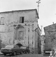 Via Santa Margherita e Palazzo Campagna visti da piazza Porta Dogana.