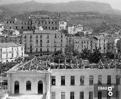 Inquadratura dell'edificio scolastico elementare V. Giudice  e del centro storico