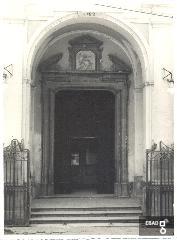 Portale del primitivo ingresso della chiesa di S. Maria della Piet