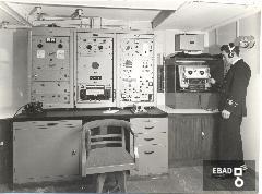 Cabina radio del "Otina" Cabina radio dove  installato l'equpaggiamento della Marina Marconi
