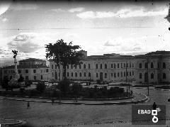 Piazza Francesco Spirito,oggi Piazza della Repubblica, scuole elementari e monumento ai caduti della I Guerra Mondiale