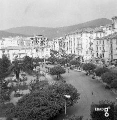 Piazza della Repubblica e sullo sfondo via Matteo Ripa