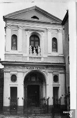 Chiesa di Santa Maria della Piet. Ingresso corso Umberto I