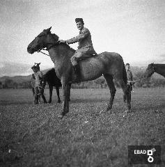 Uomo  a cavallo. [Su indicazione di Antonino Gallotta: Soldato del 4 Squadrone di rimonta a Persano].